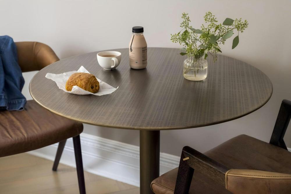 Queen Room with Kitchenette at Flatiron Hotel, photo 3