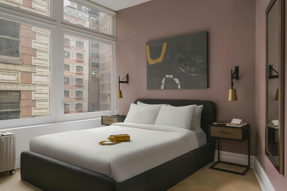 Queen Room at Flatiron Hotel, photo 2